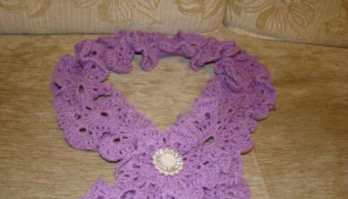 Openwork scarves Beautiful crochet knitted scarves